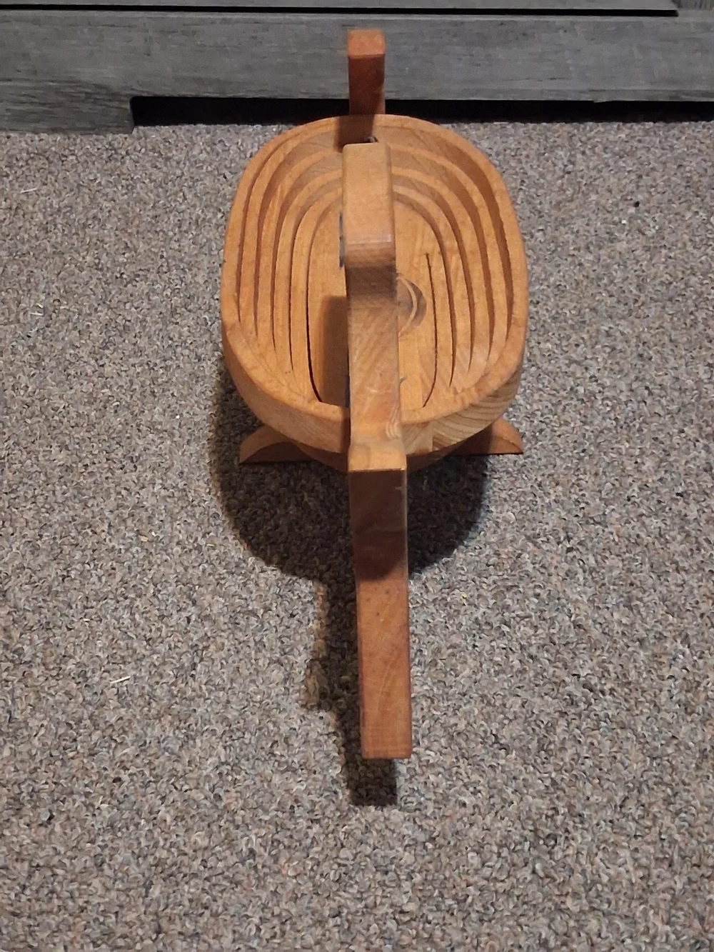 Vntg Handcrafted Wooden Fish-Shaped Accordian Basket- Natural Wood